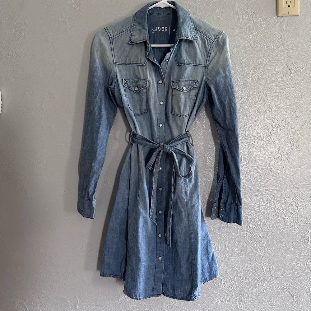 Gap 1969 Denim Shirt Dress Belted Snap Front Pockets | Size Medium - Picture 2 of 9